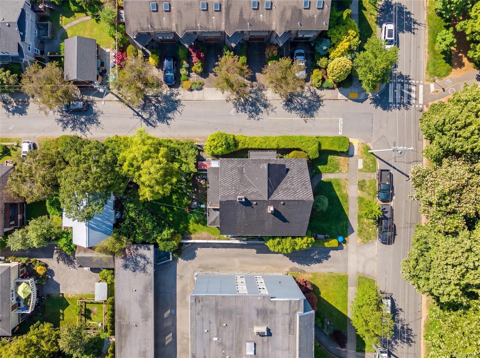 Additional image 4 of 980 Heywood Avenue, Victoria, BC, V8V 2Y4