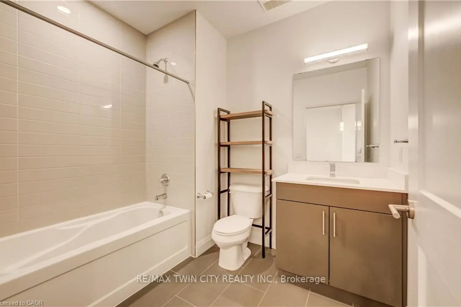 Additional image 10 of 399 Queen Street 317