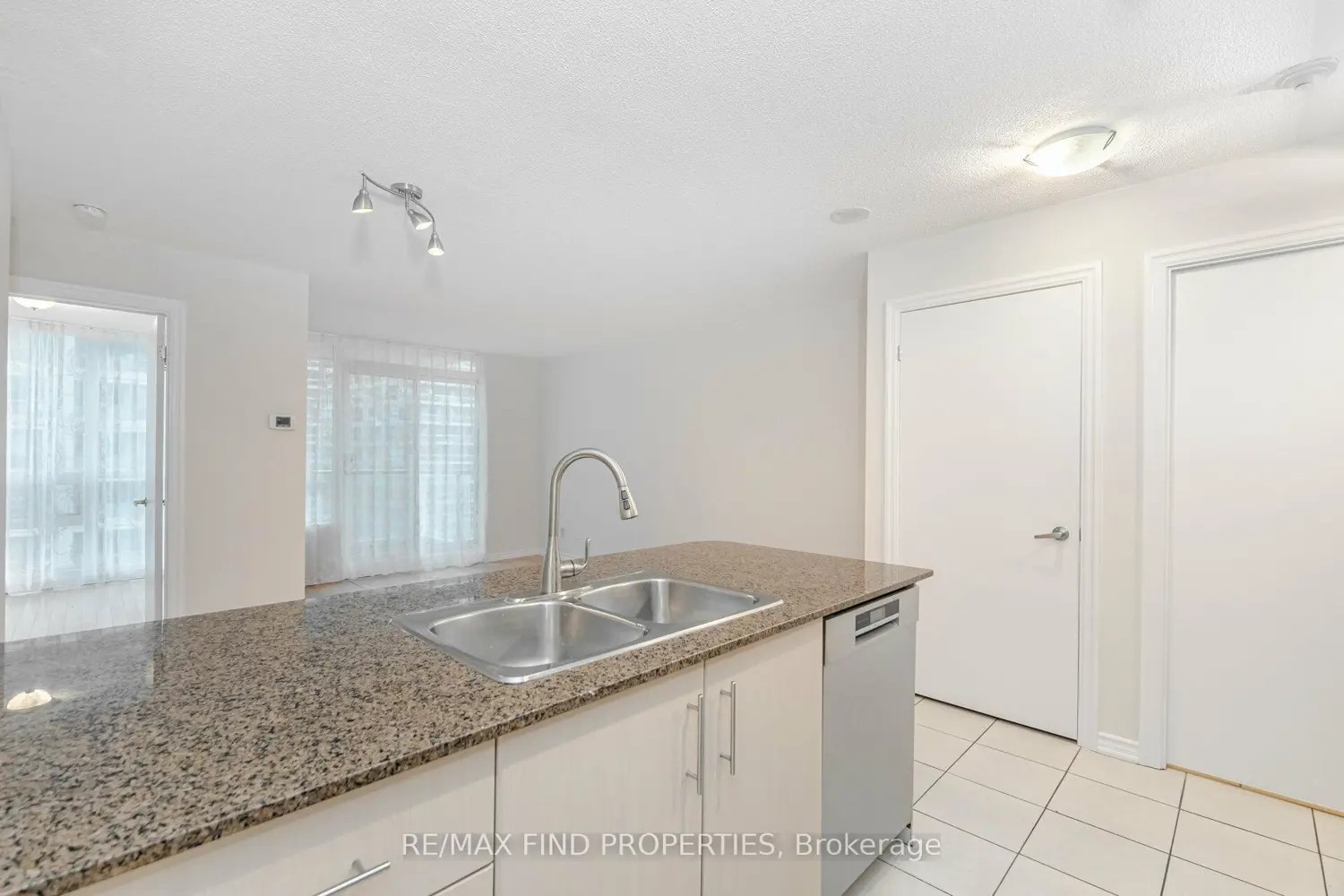 Additional image 9 of 12 Yonge Street 1505