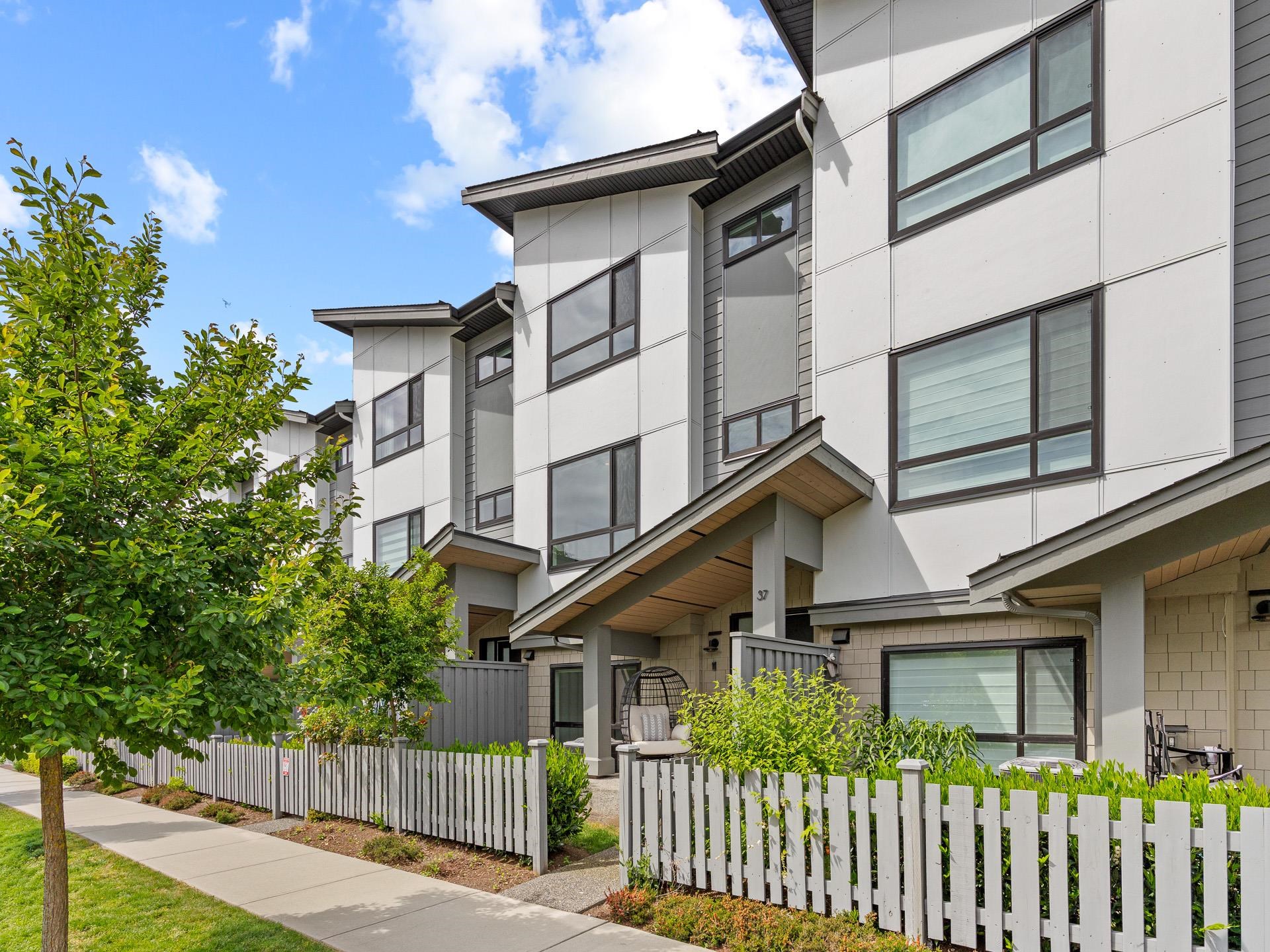 37-16589 25a Avenue, Surrey, BC, V3Z 1H5