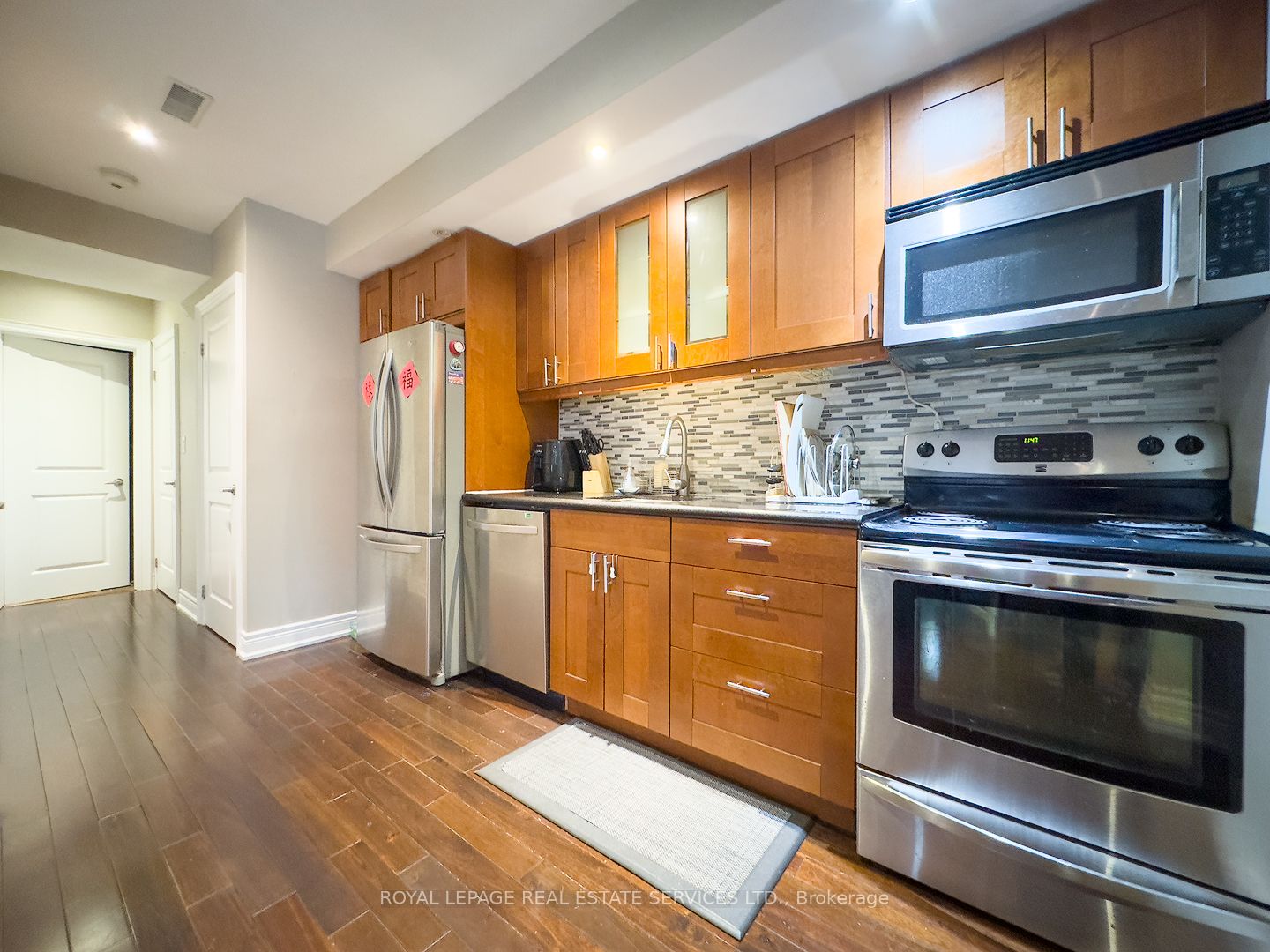 Additional image 4 of Upper 3 bedr-87 Lawrence Avenue W, Toronto, ON, M5M 1A7
