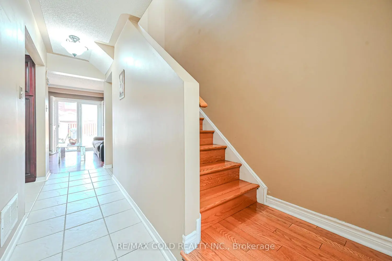 Additional image 9 of 94 Lake Louise Drive