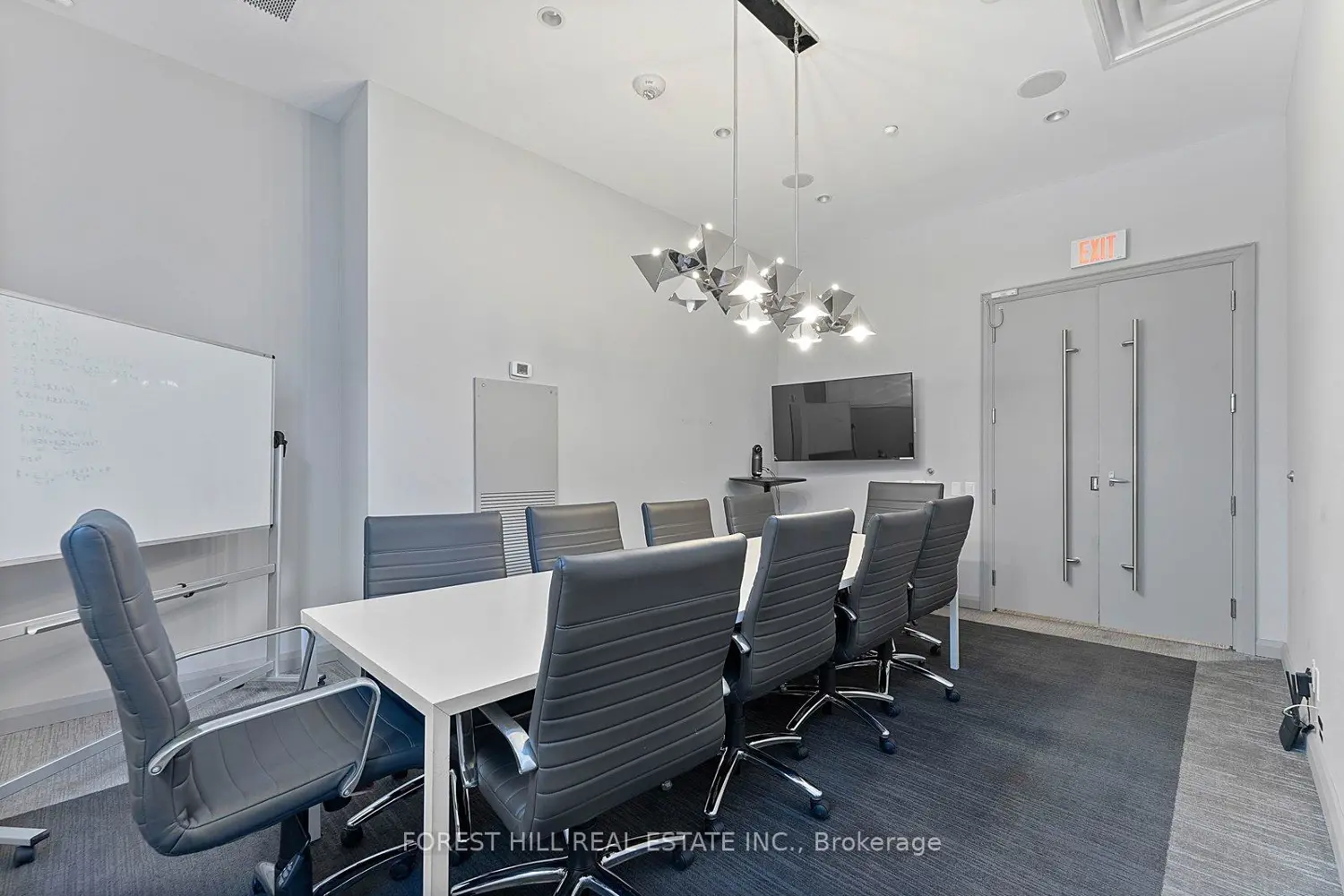 Additional image 16 of 155 Yorkville Avenue 2917