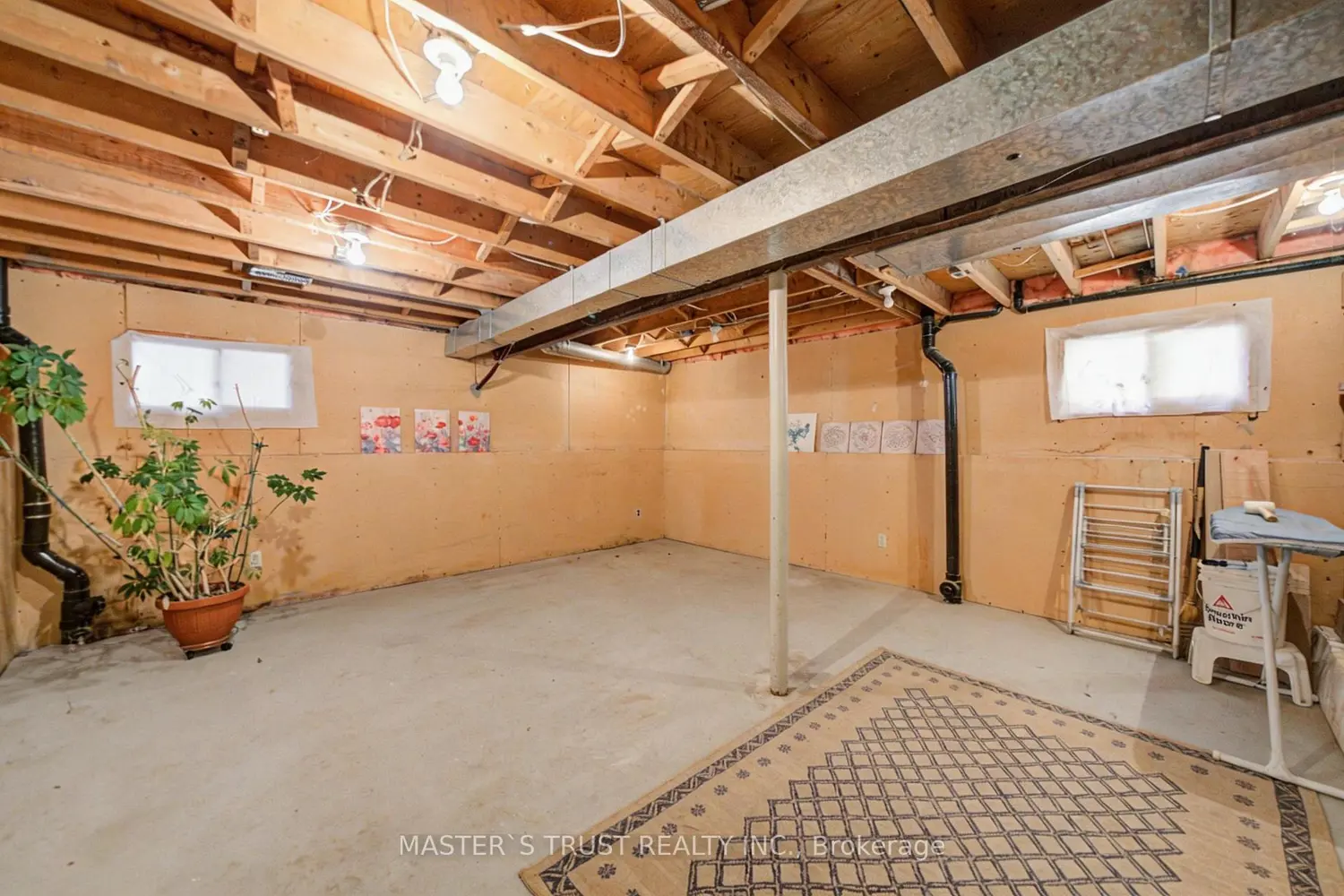 Additional image 16 of 1017 Lucerne Crescent