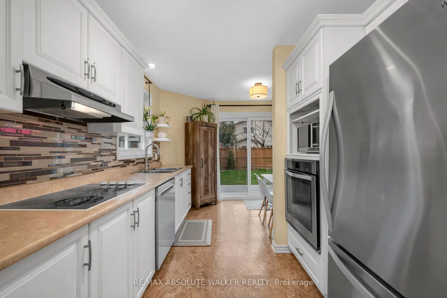 671 Mathieu Way photo 5