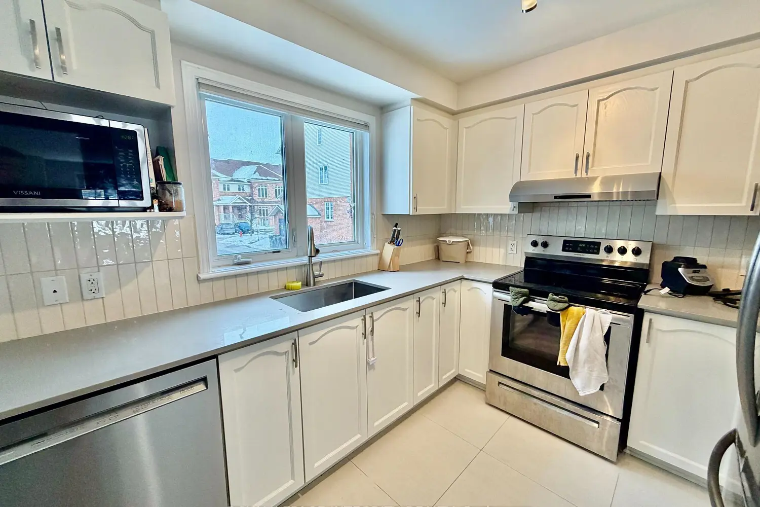 1512 Walkley Road 36 photo 5