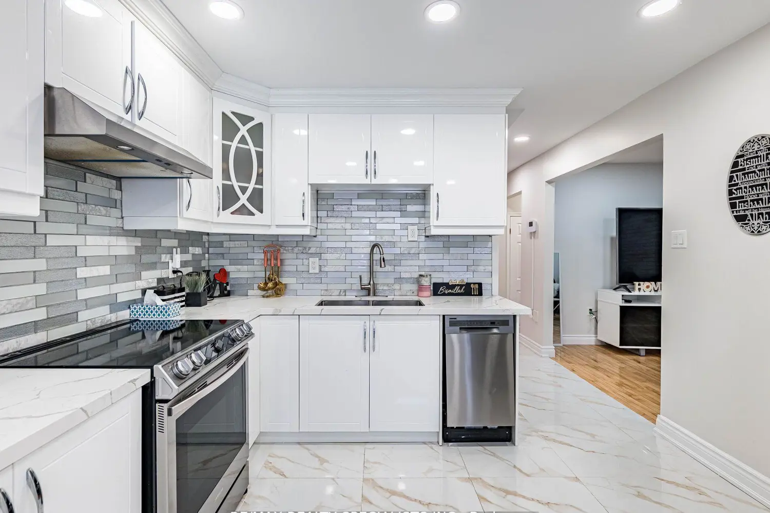 Additional image 17 of 2 Robespierre Court