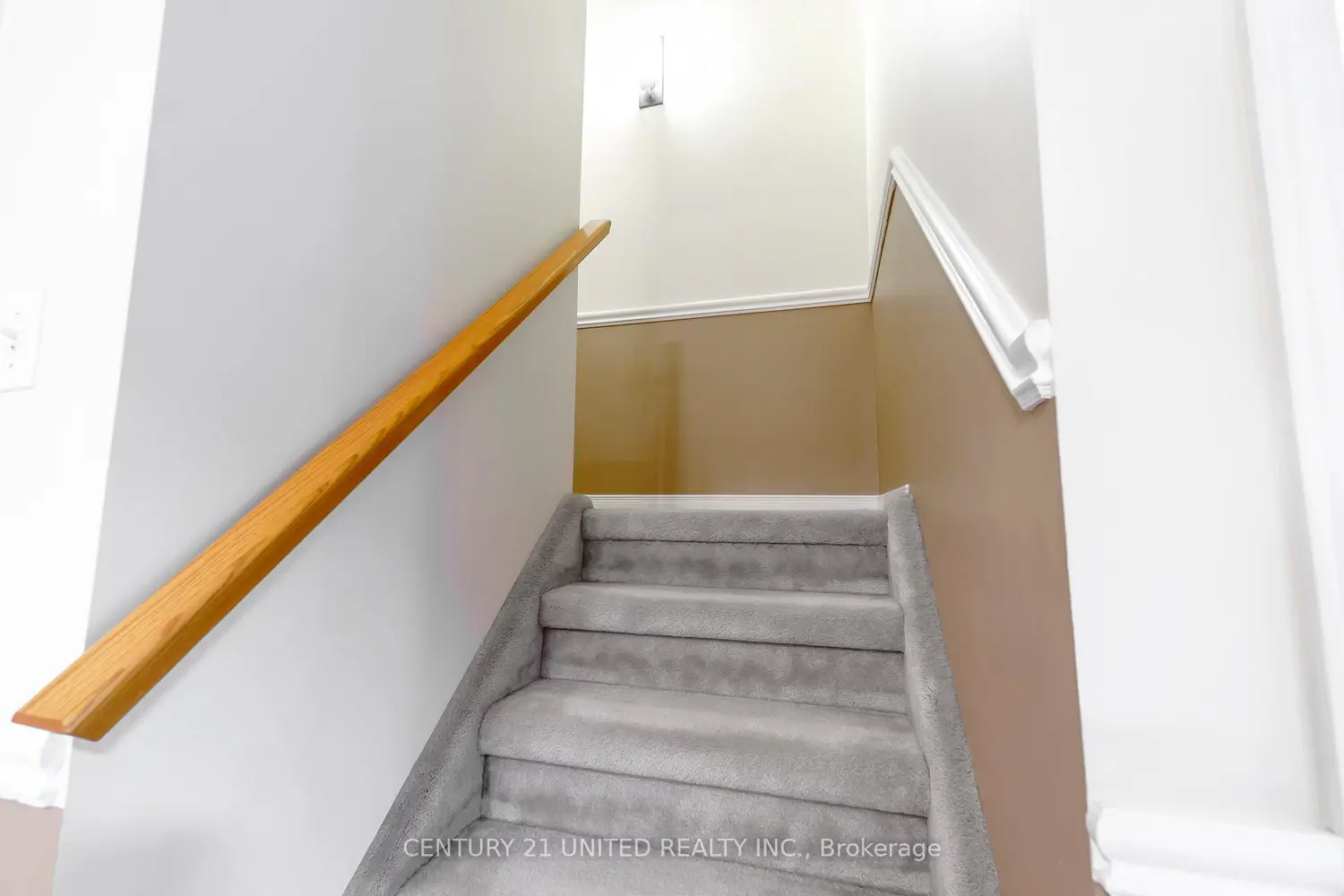 Additional image 11 of 36 Champlain Crescent 15