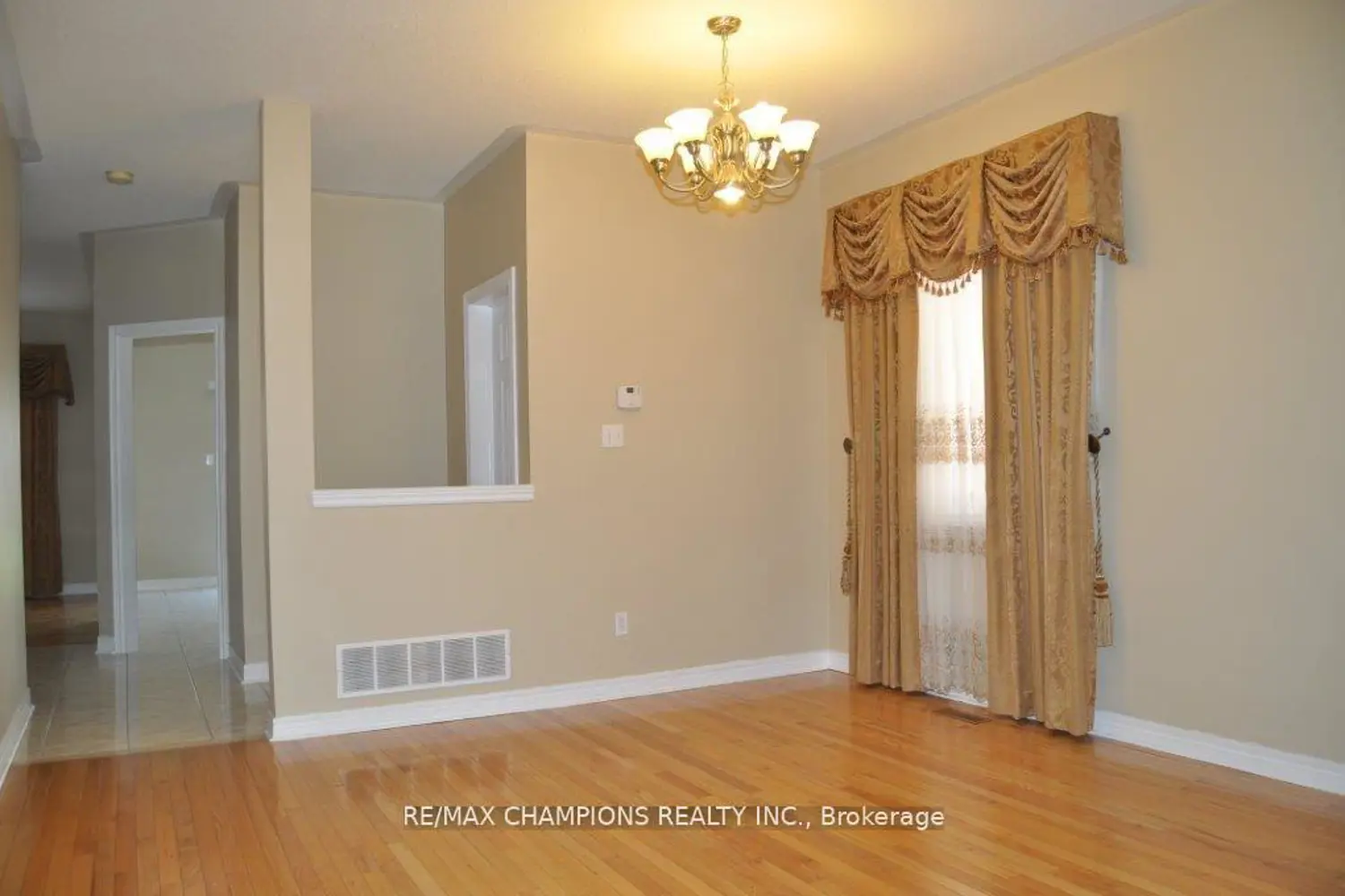 Additional image 3 of 104 Masters Green Crescent