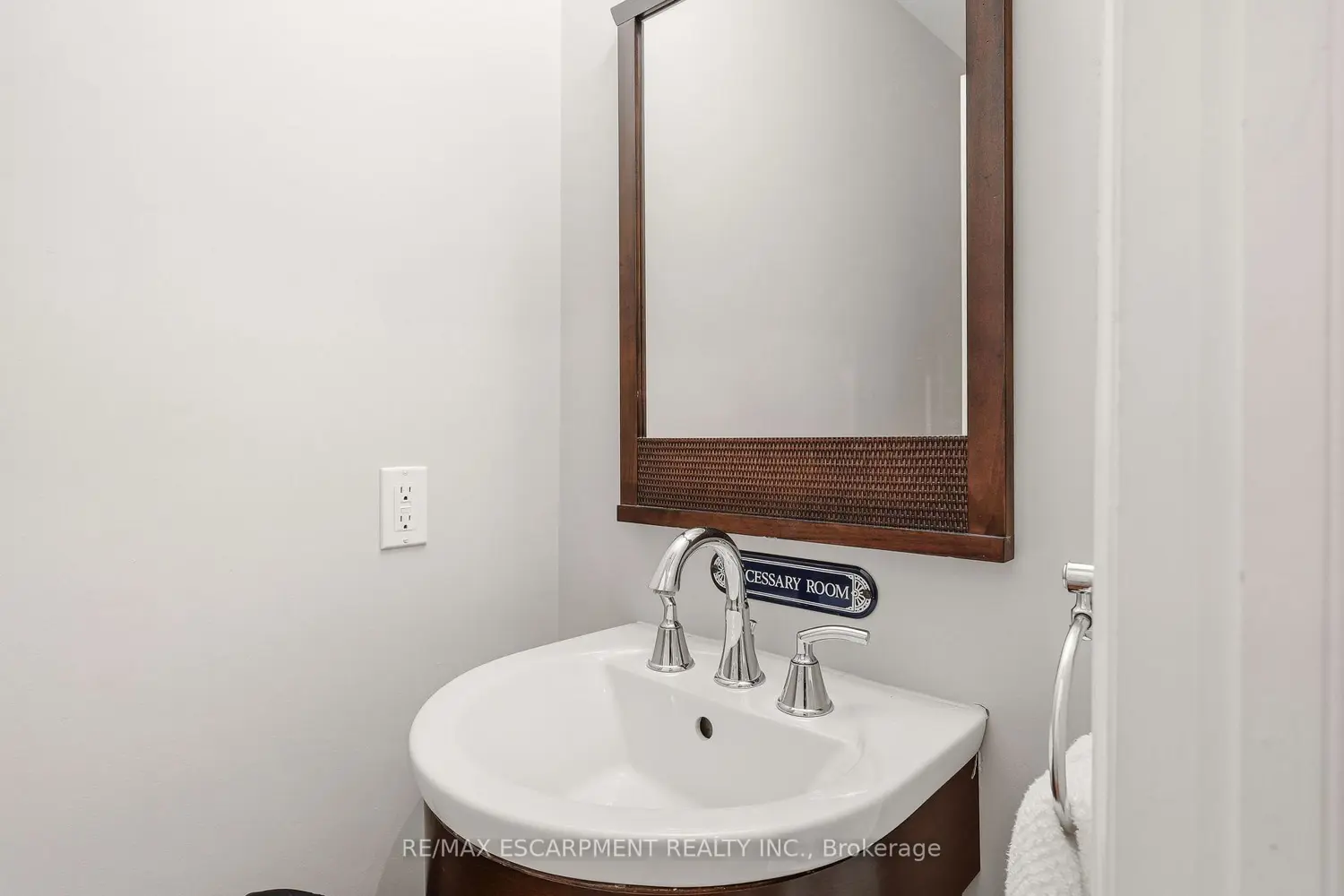 Additional image 11 of 2116 Caroline Street