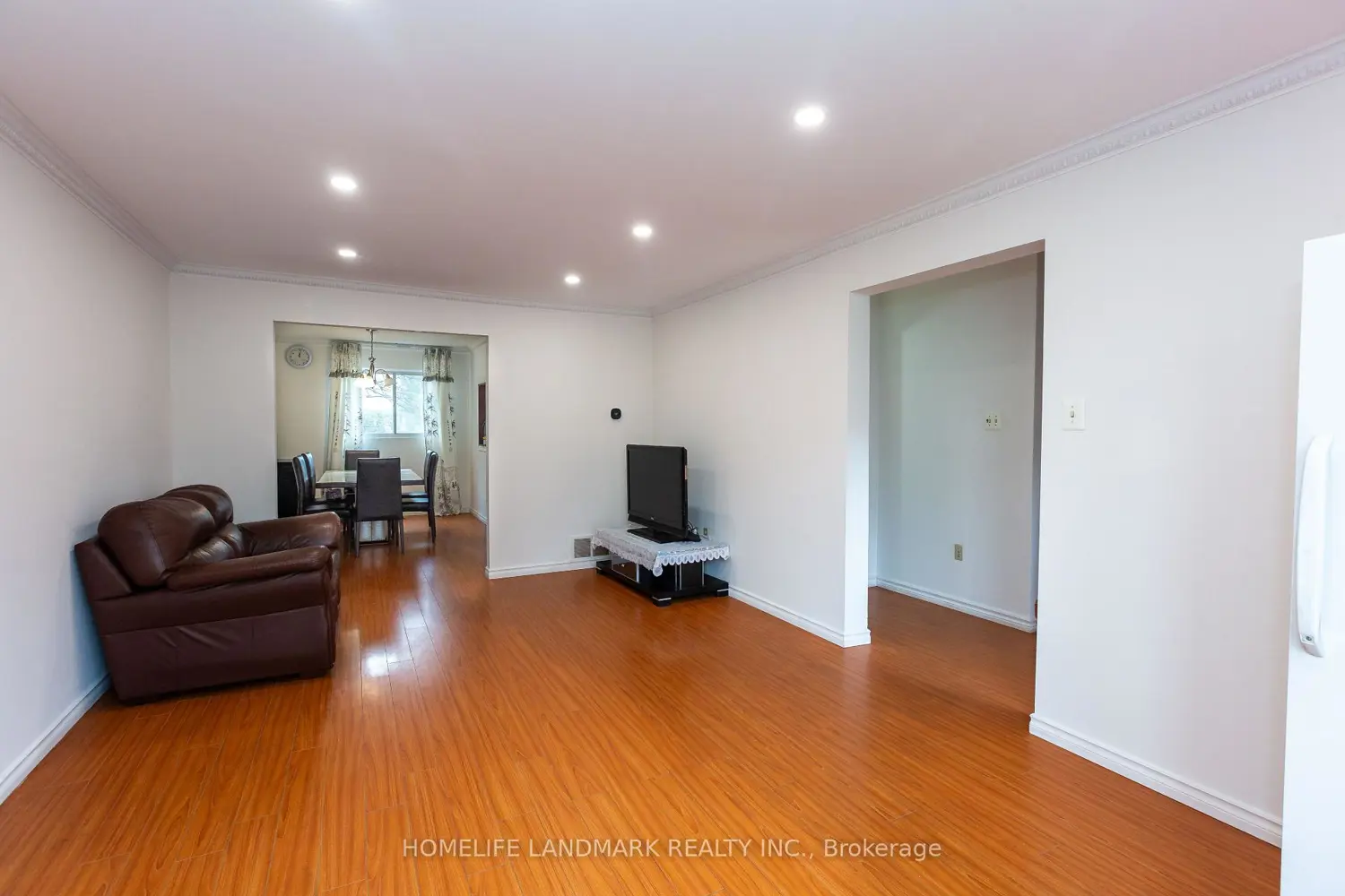 Additional image 3 of 91 L'amoreaux Drive 102