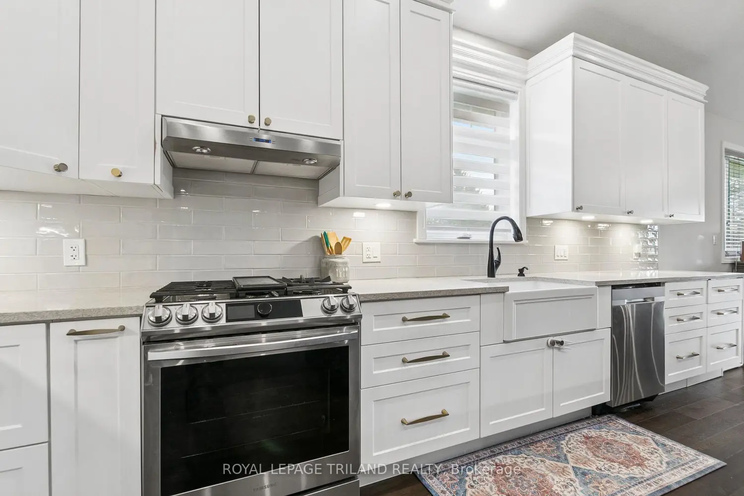 76 Coulter Avenue photo 3