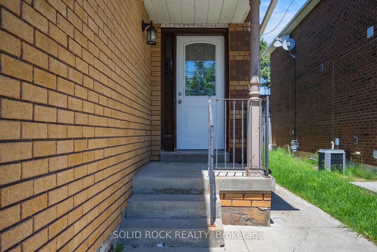 Additional image 3 of 58 Ravenscliffe Court, Brampton, ON, L6X 4N9