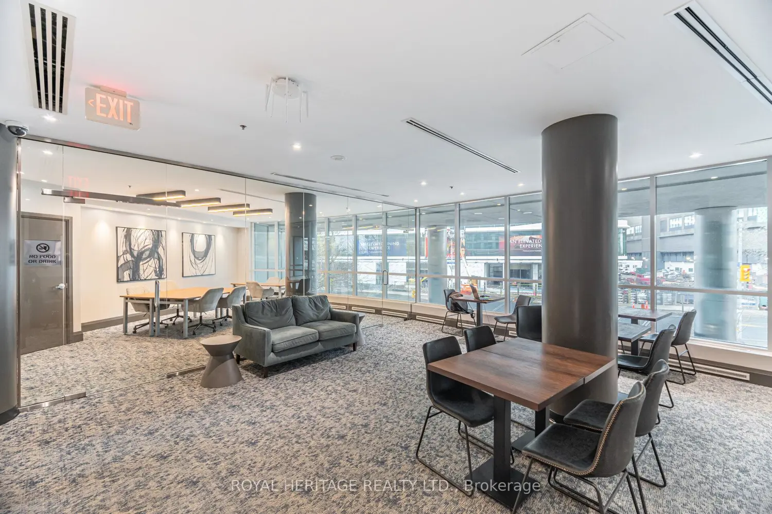 Additional image 17 of 12 Yonge Street 611