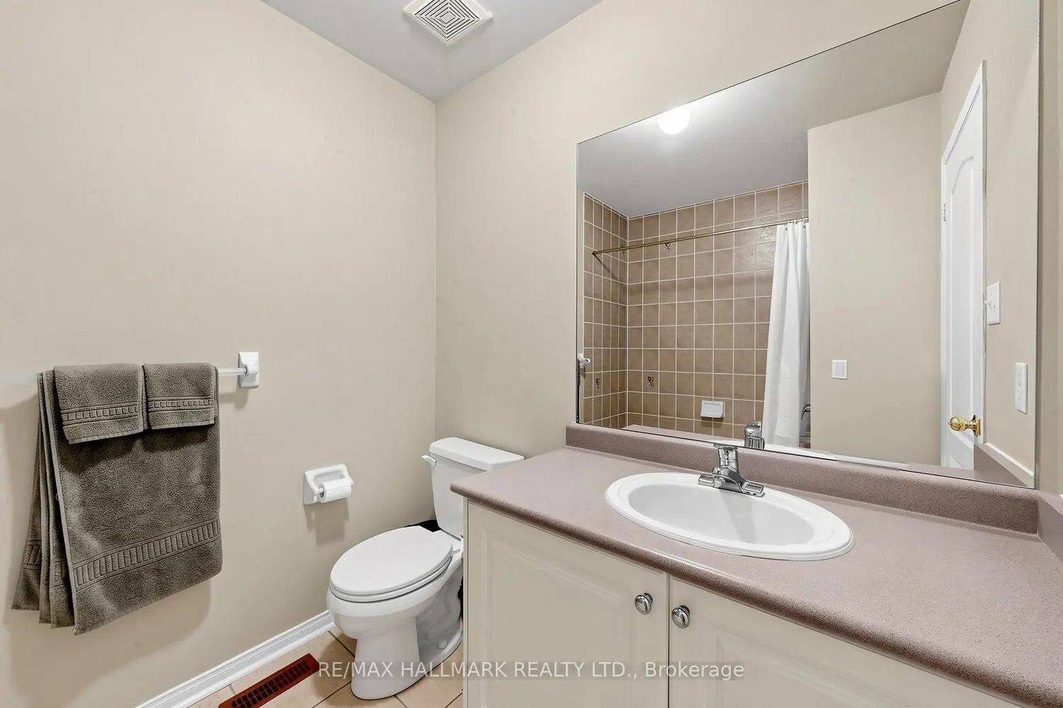 Additional image 14 of 72 Walkview Crescent