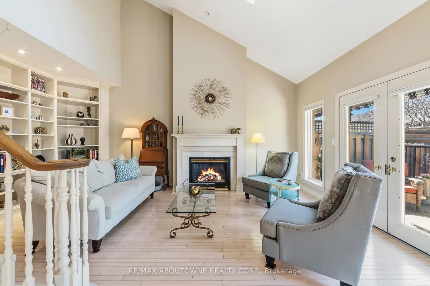 575 Simcoe Street 12 photo 4