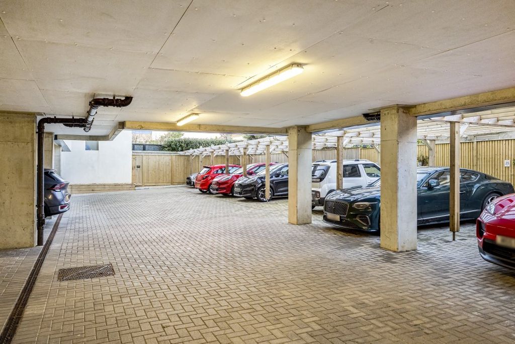 Additional image 16 of 2 bed flat to rent239 Kingsway, Hove BN3