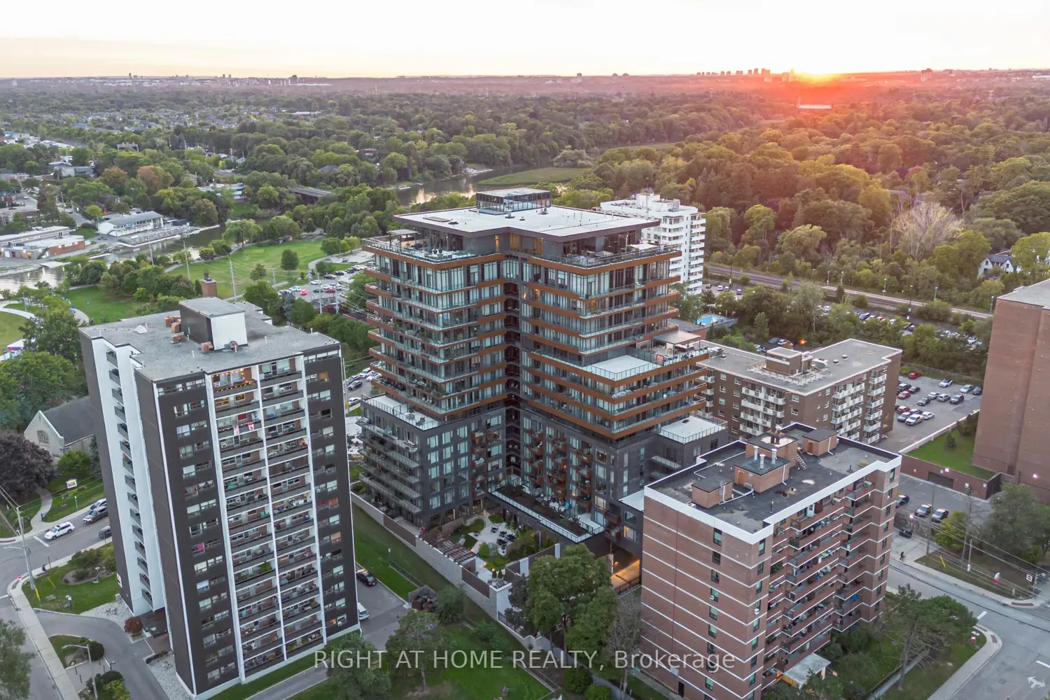 Additional image 17 of 21 Park Street 506