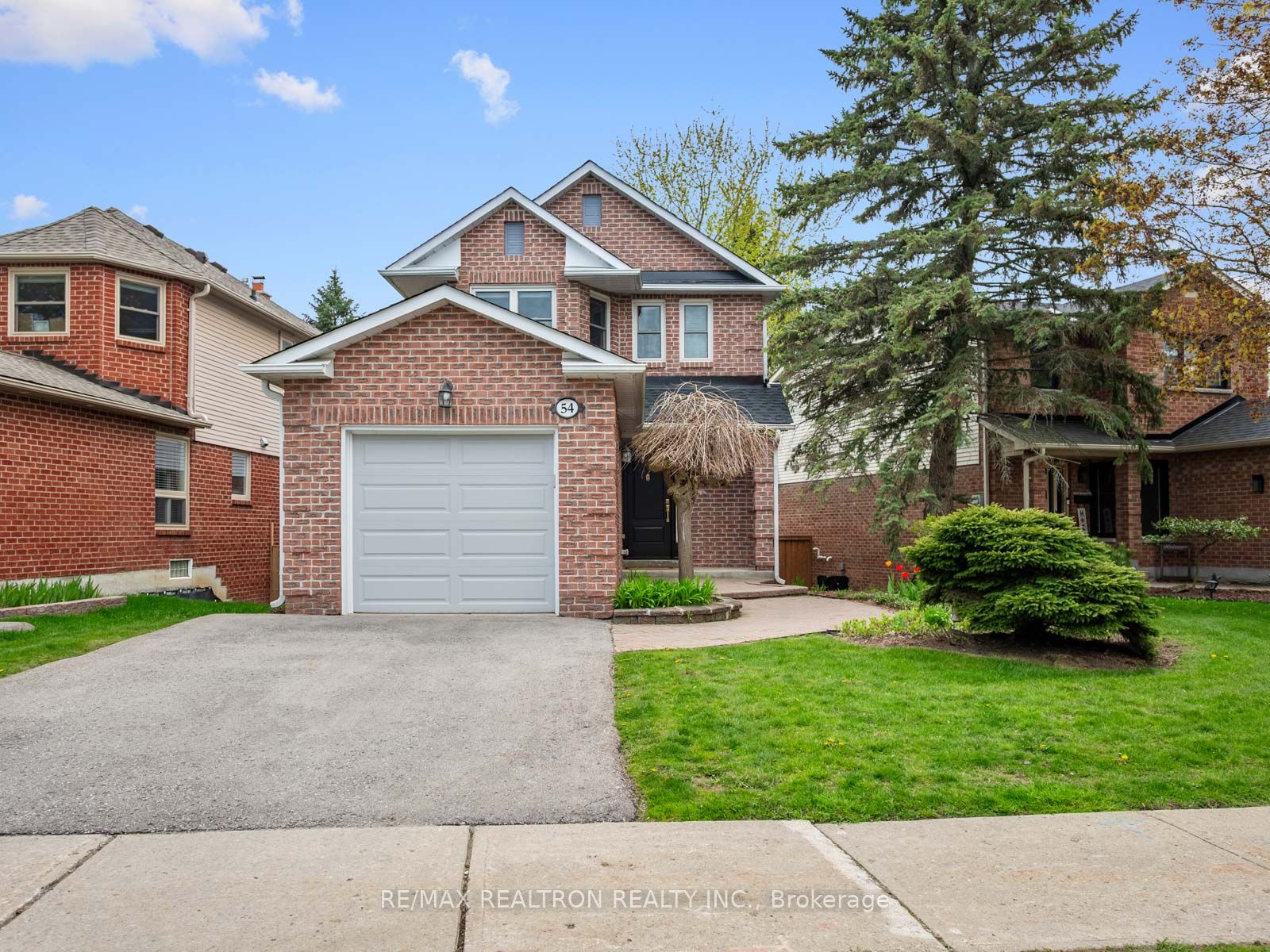 54 Moorcrest Drive, Aurora, ON, L4G 3R4