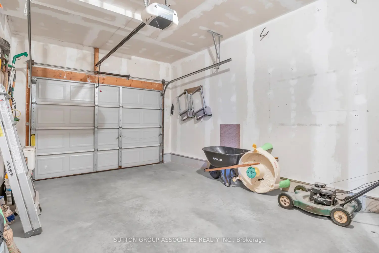 Additional image 13 of 166 Maple Street