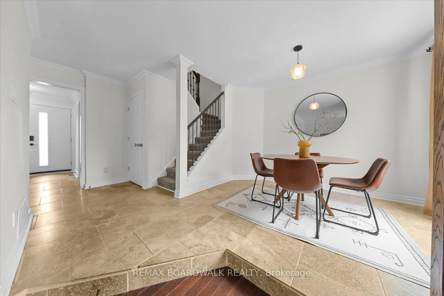 407 Sanderling Crescent photo 2