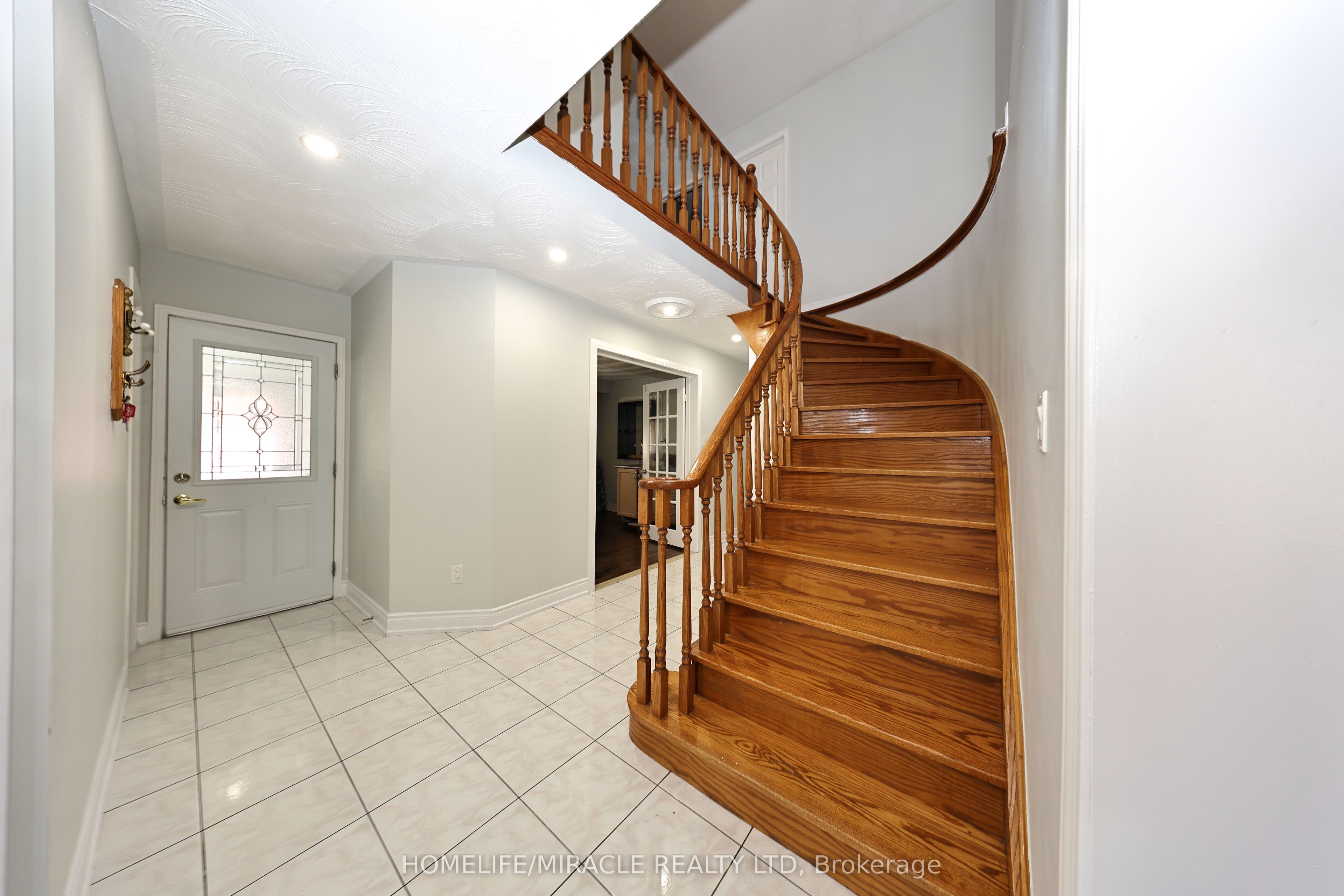 Additional image 4 of 35 Kirk Drive, Brampton, ON, L6X 4E6