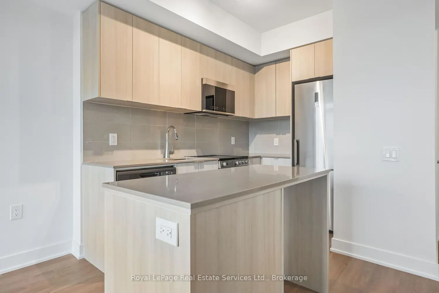 Additional image 10 of 2088 James Street 711