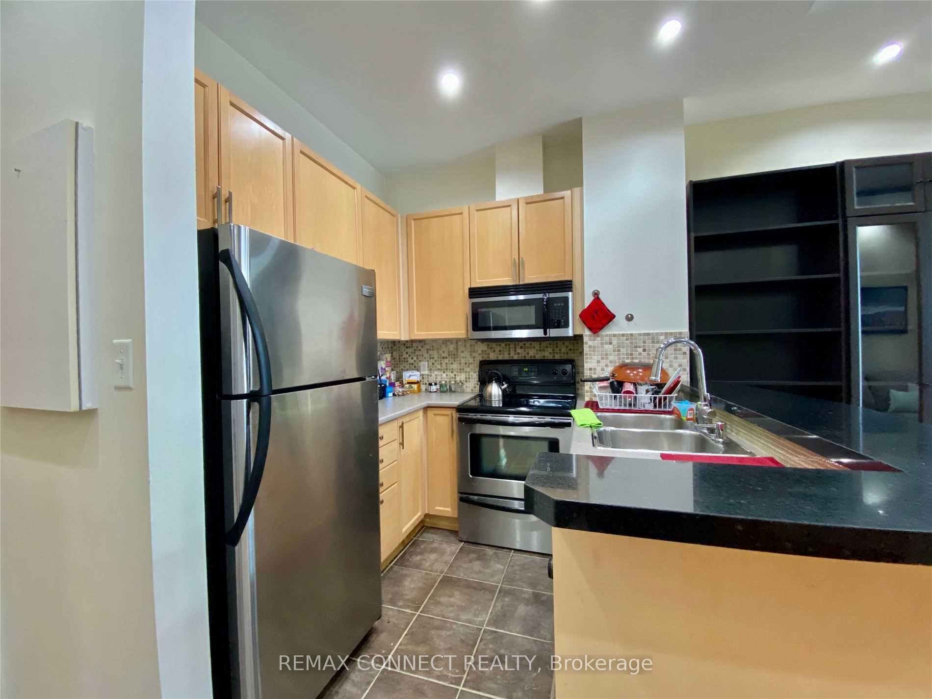 Additional image 3 of 1006-8 Wellesley Street E, Toronto, ON, M4Y 3B2