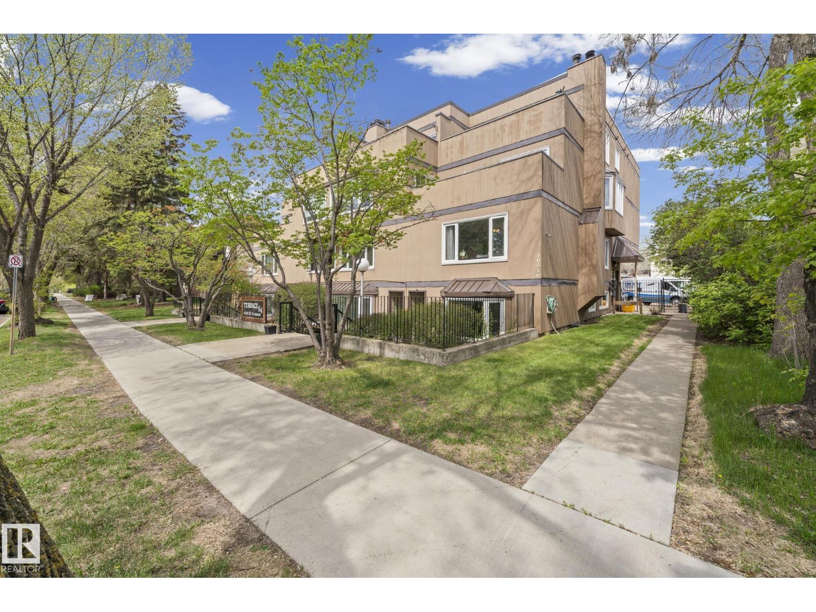 Additional image 3 of 10518 84 Avenue NW, Edmonton, AB, T6E2H4