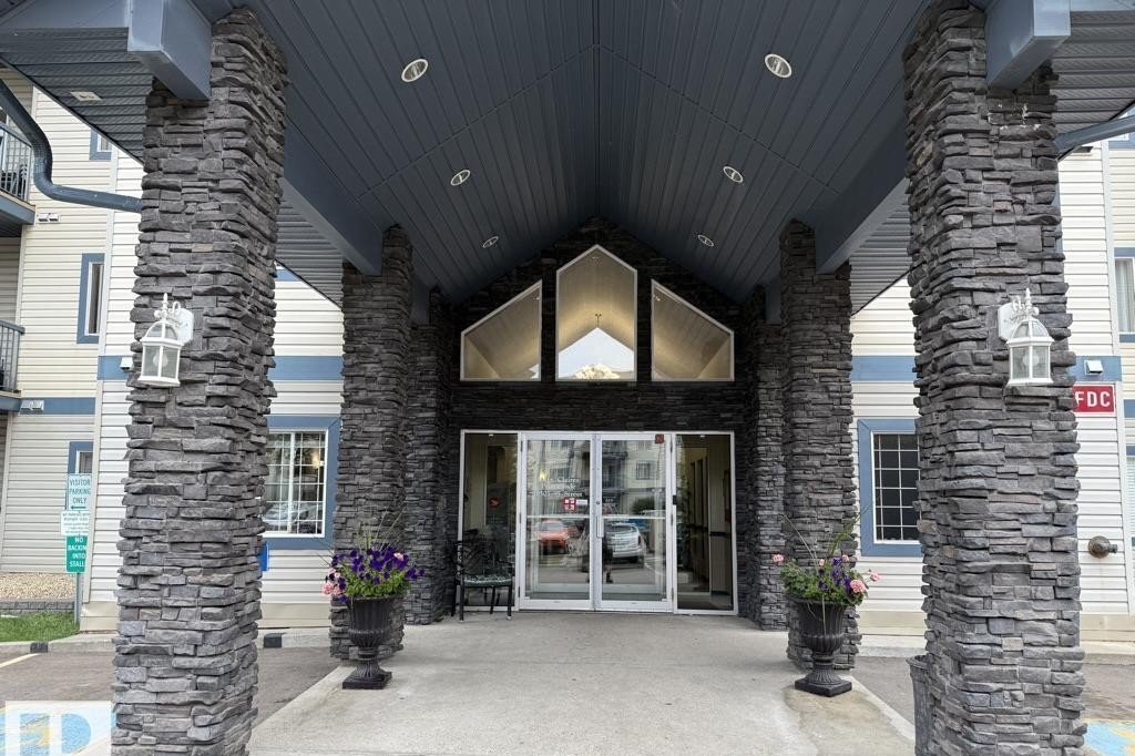 Additional image 8 of 316-16303 95 Street NW, Edmonton, AB, T5Z3V1
