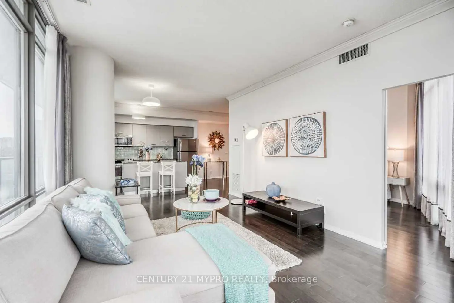 Additional image 9 of 832 Bay Street 2810