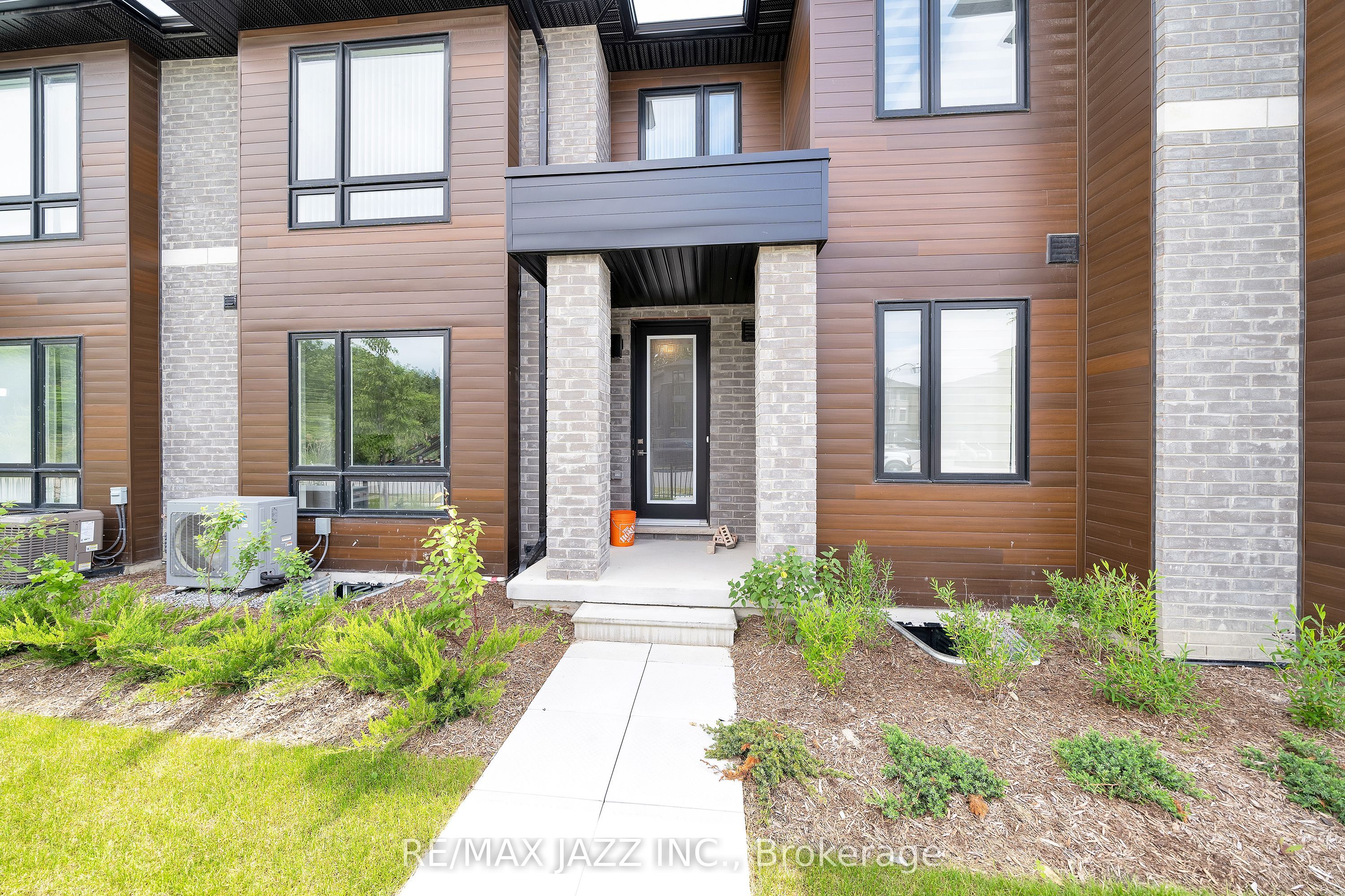 Additional image 2 of 16 Klein Way, Whitby, ON, L1R 0S6