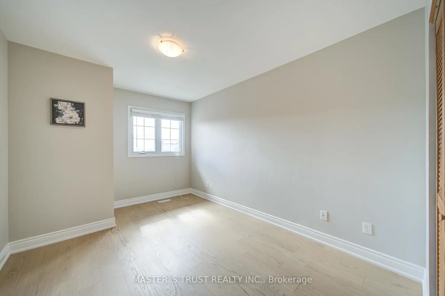 Additional image 9 of 1017 Lucerne Crescent