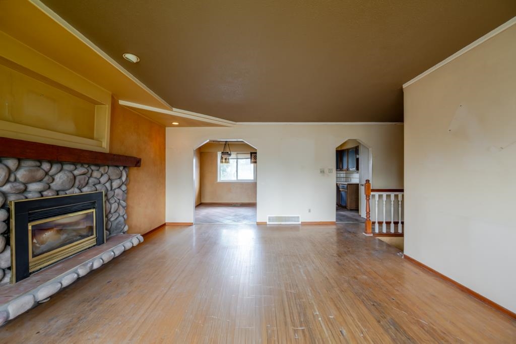 Additional image 5 of 9810 121 Street, Surrey, BC, V3V 4J8