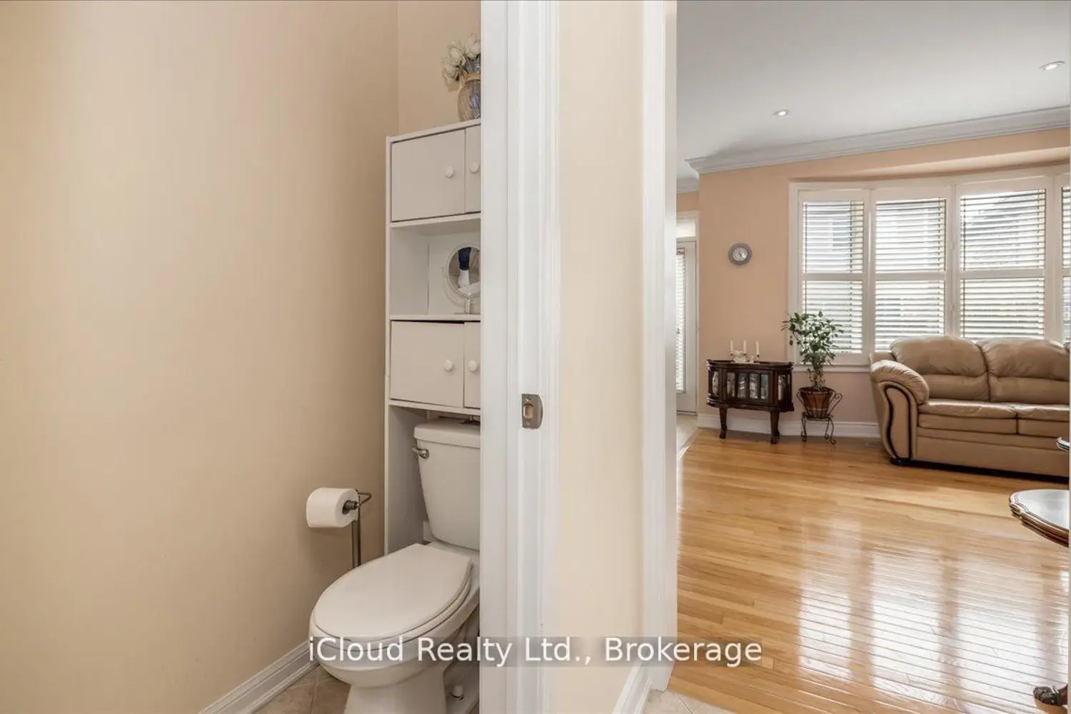 625 Laughren Crescent photo 5