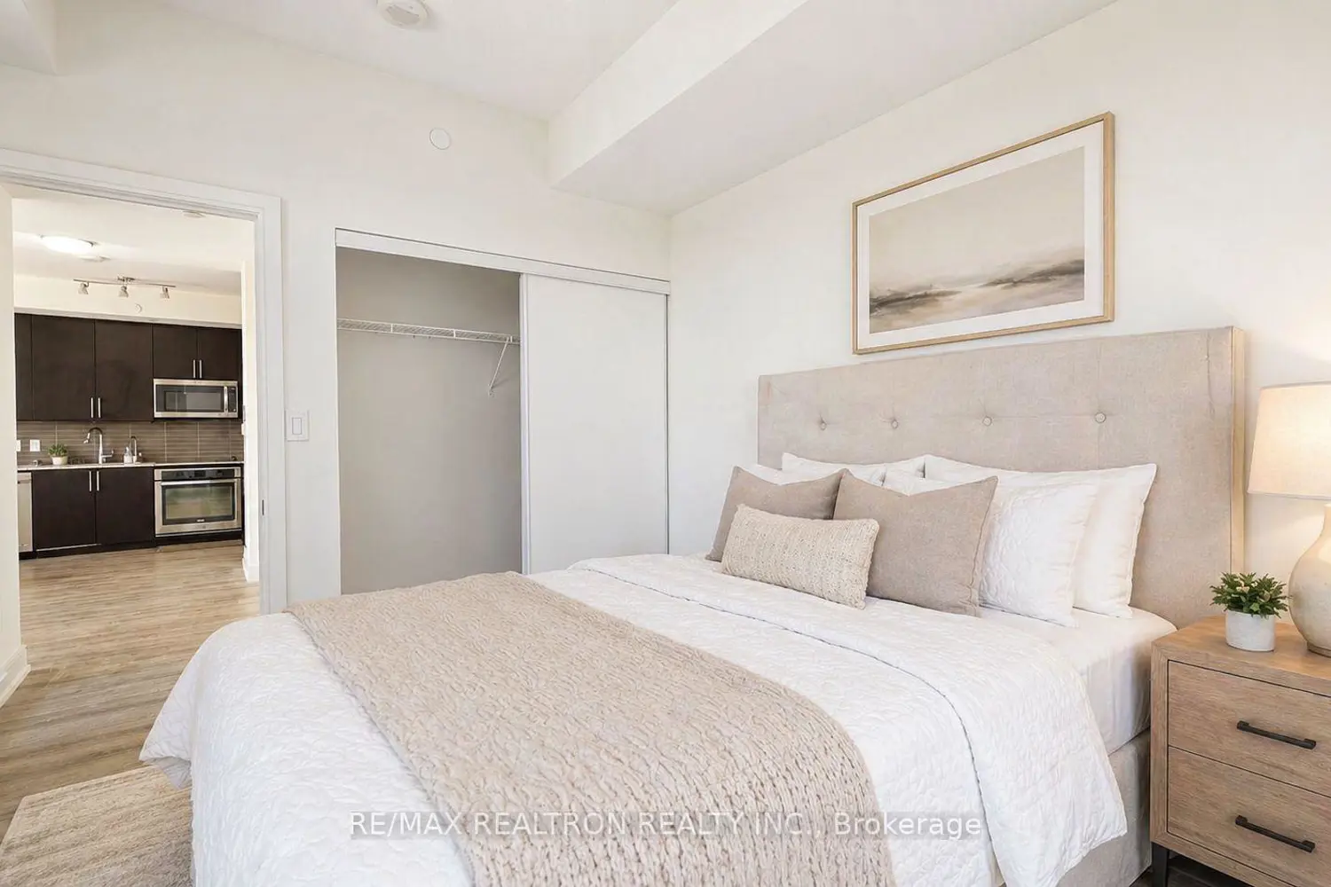 Additional image 6 of 9608 Yonge Street 606
