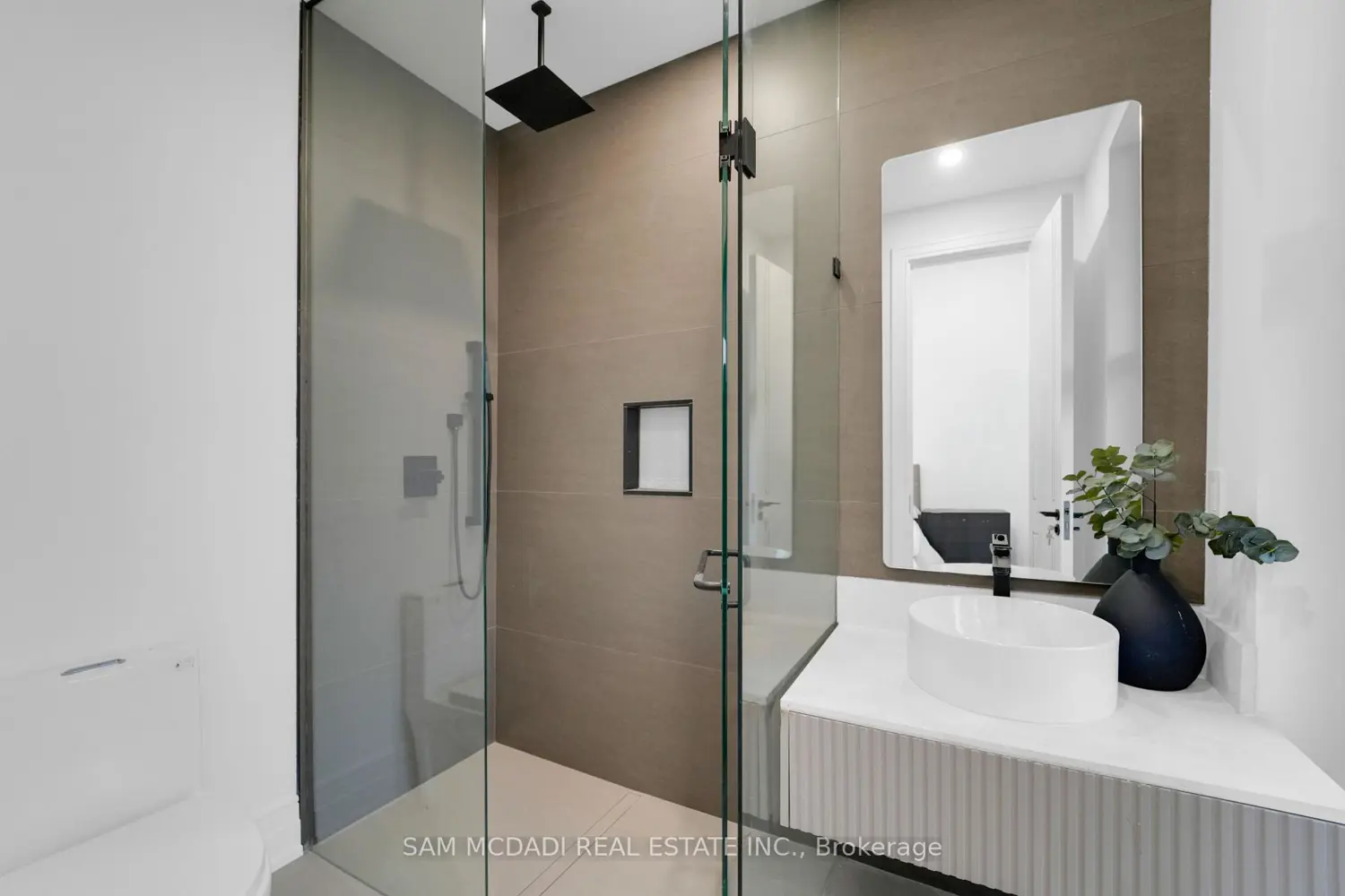 Additional image 15 of 468 Saville Crescent