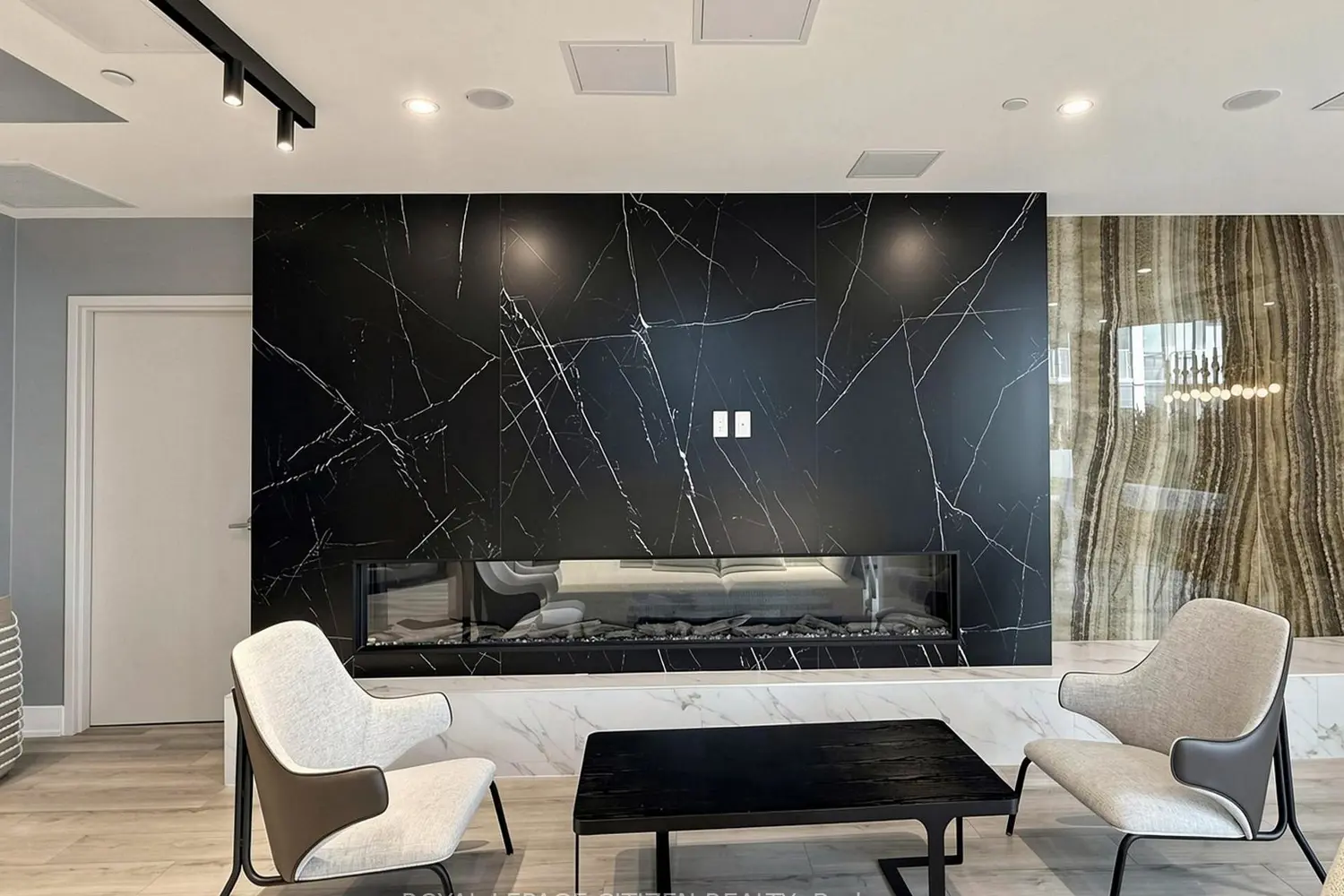 Additional image 6 of 1005 Dundas Street 363
