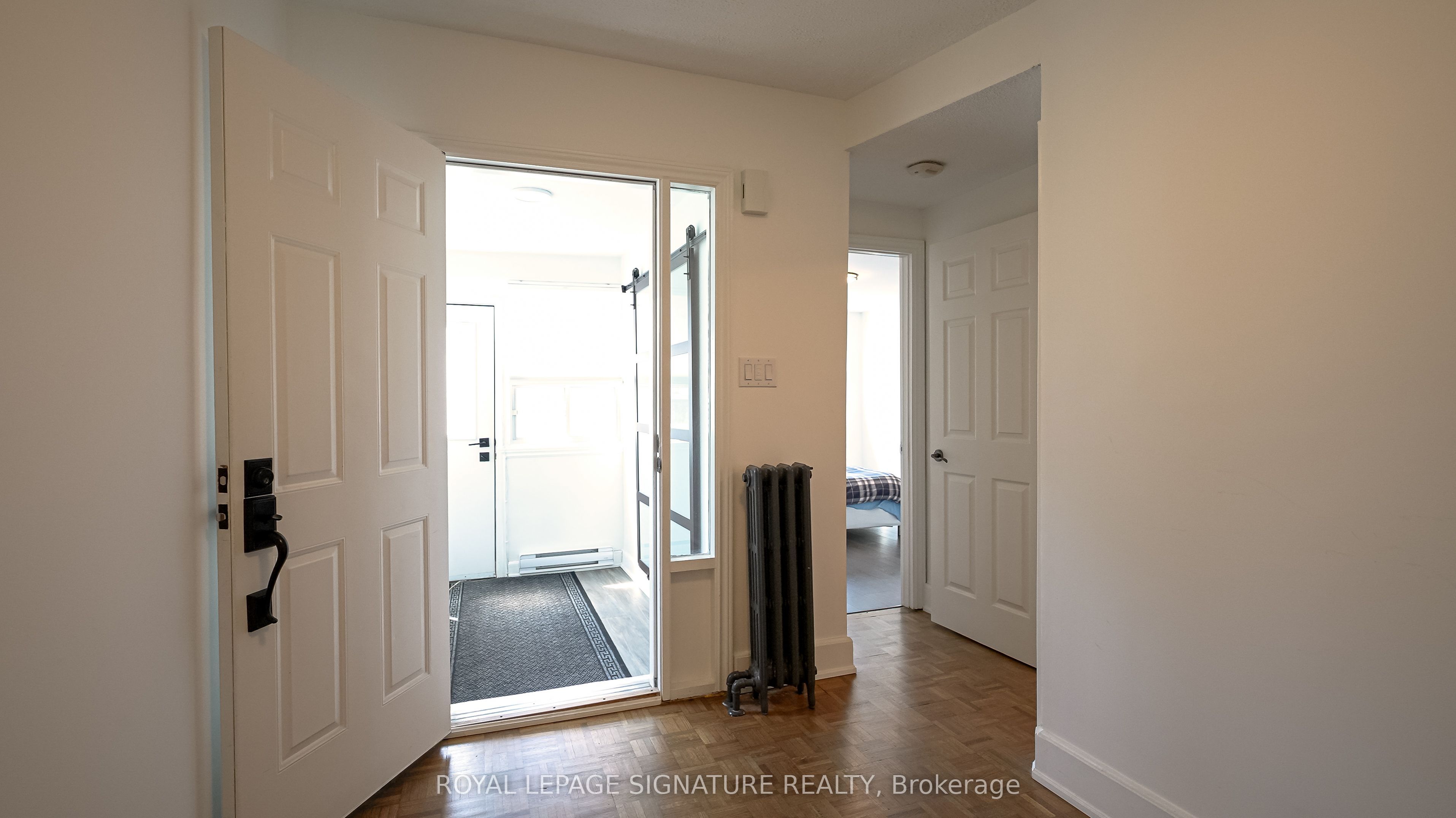 Additional image 4 of Main-30 Preston Road, Toronto, ON, M6E 1Y7
