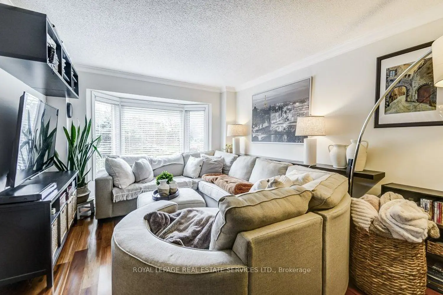 1279 Old English Lane