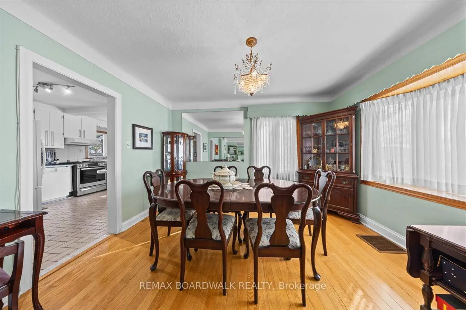 Additional image 4 of 961 Kingsmere Avenue