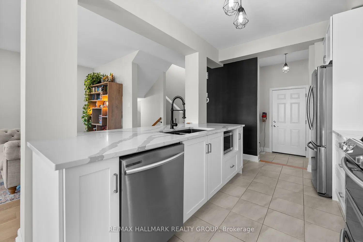 96 Cantle Crescent photo 3
