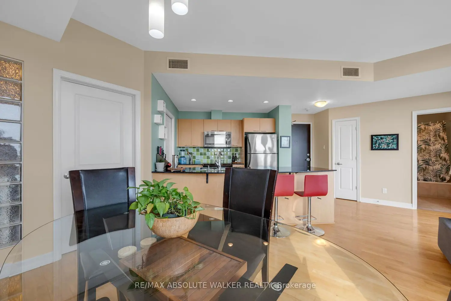 Additional image 12 of 1227 Wellington Street 903