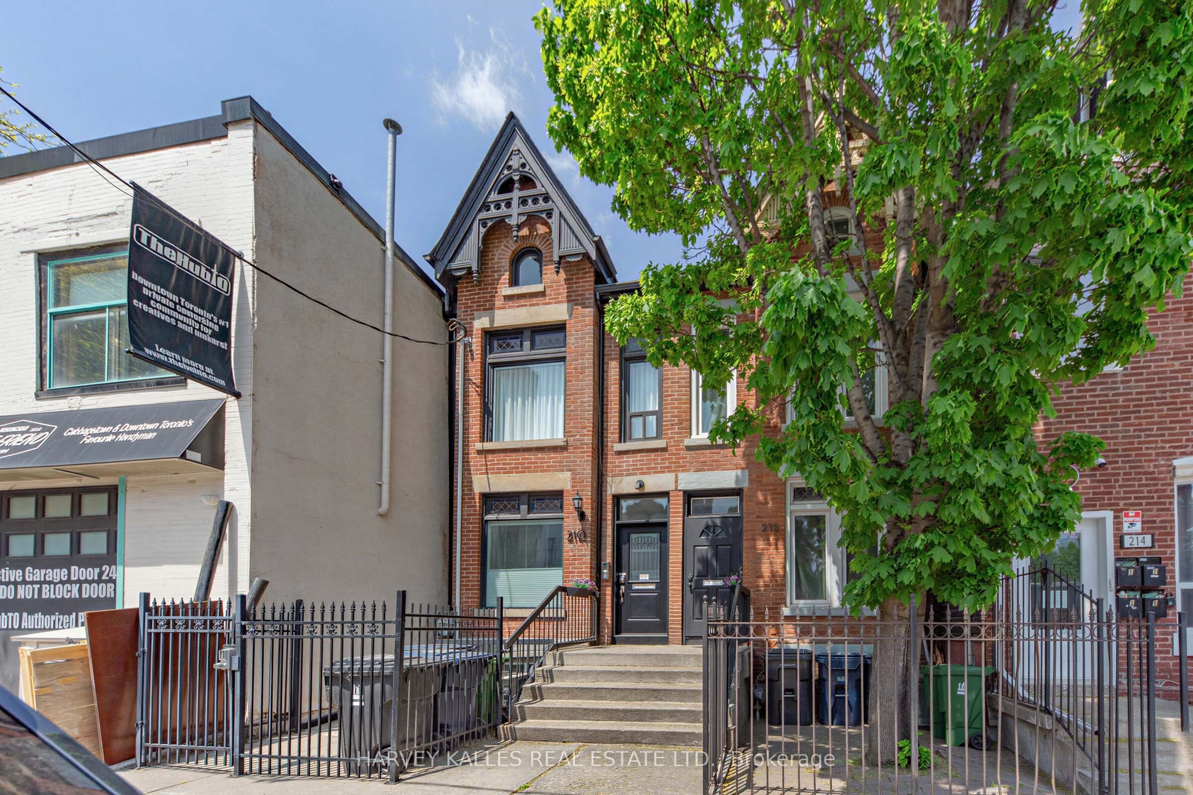 Additional image 2 of 210 Gerrard Street E, Toronto, ON, M5A 2E6