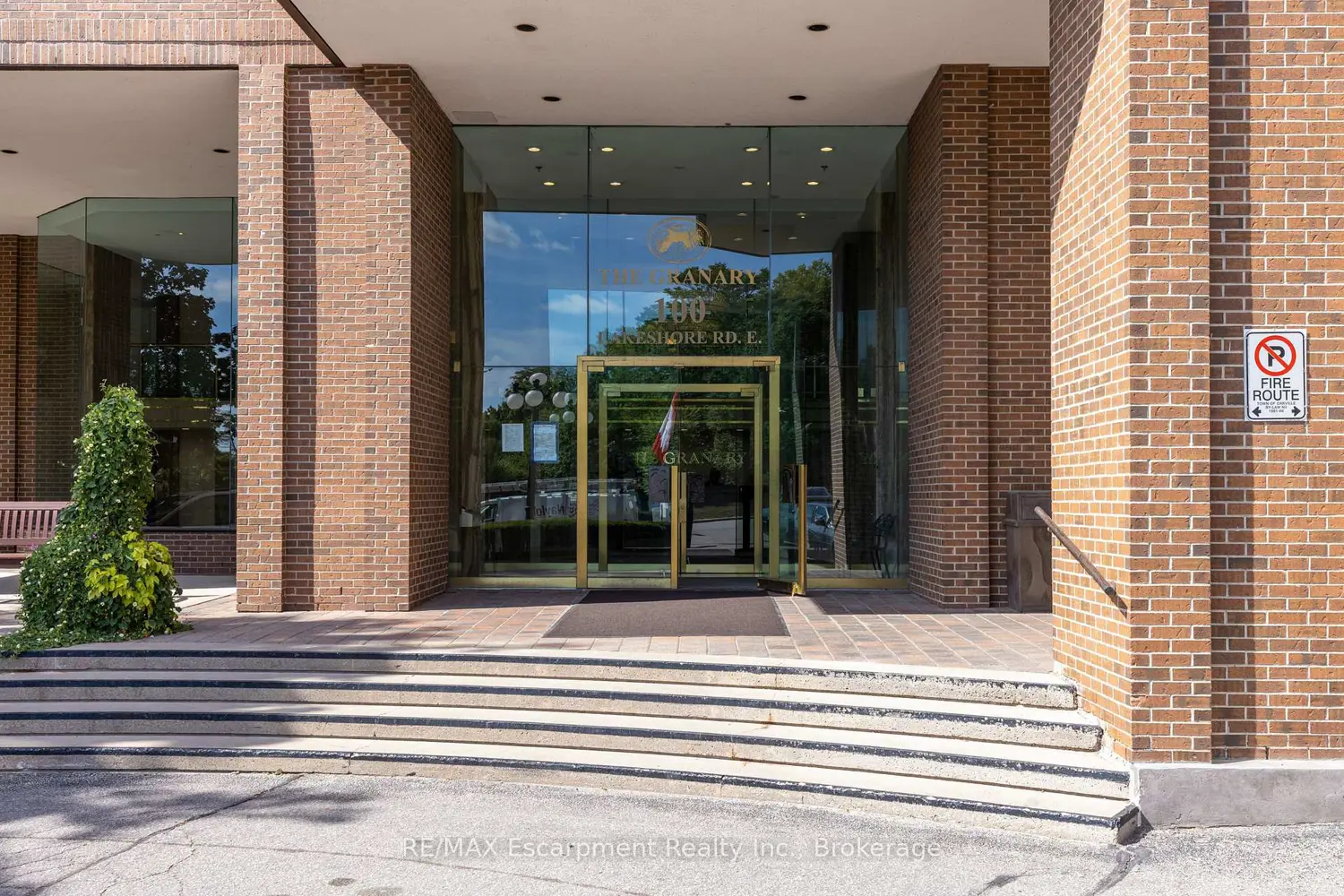 Additional image 2 of 100 Lakeshore Road 303