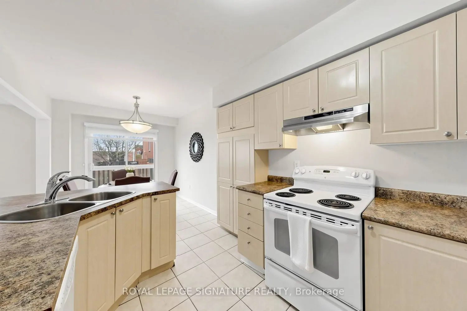 Additional image 2 of 6086 Windfleet Crescent