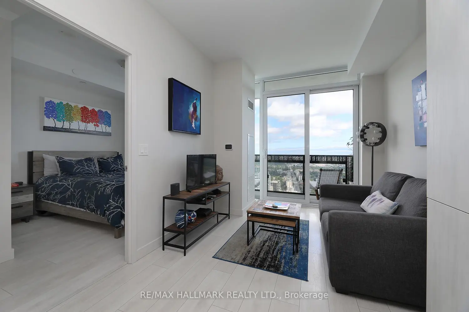 Additional image 11 of 8 Eglinton Avenue 5009