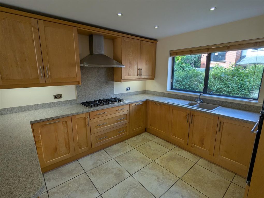 Additional image 2 of 4 bed terraced house to rentVictoria Court, Hereford HR4
