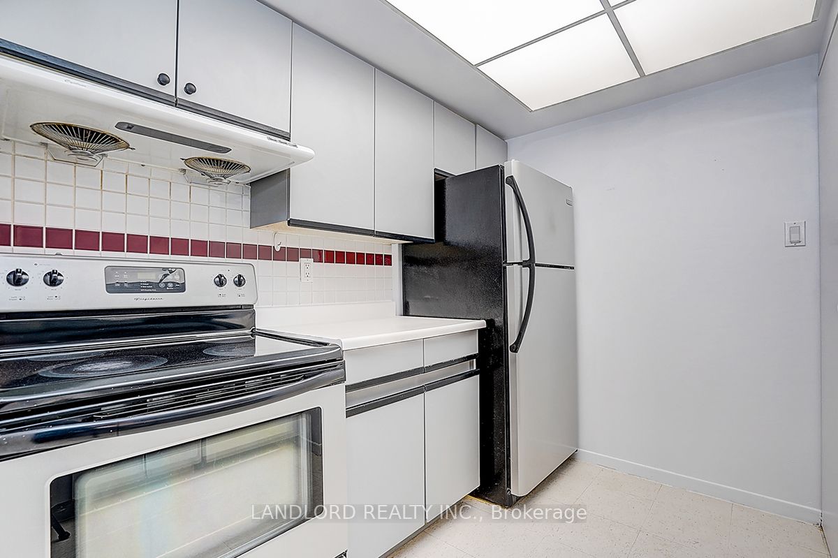 Additional image 4 of 907-1001 Bay Street, Toronto, ON, M5S 3A6