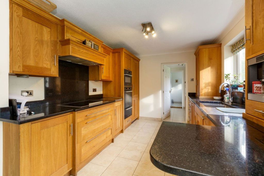 Additional image 2 of 4 bed detached house to rentCharterhouse Drive, Sevenoaks TN13